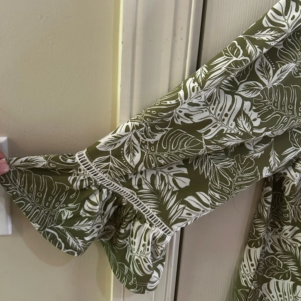 Robert Louis Lace Olive Floral Pattern Top 3/4 Sleeve - Picture 3 of 7